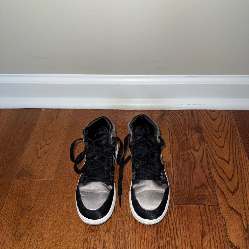 Kids Jordan 1 Retro High OG